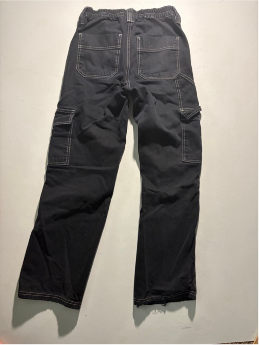Women's BDG Urban Outfitters Black Cargo Pants with White Stitching Size 25
207 - Picture 5 of 9
